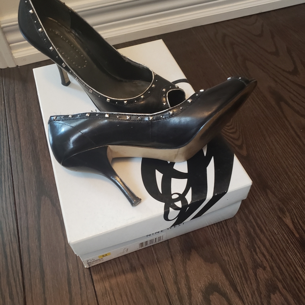 Shoes - Picture 2 of 5